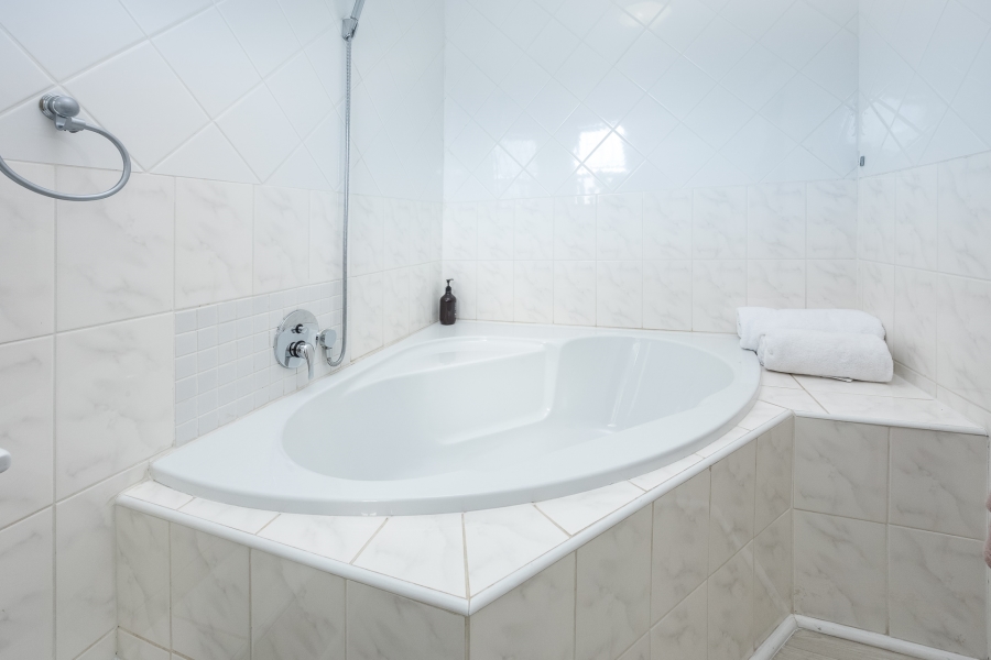 3 Bedroom Property for Sale in Uitzicht Western Cape